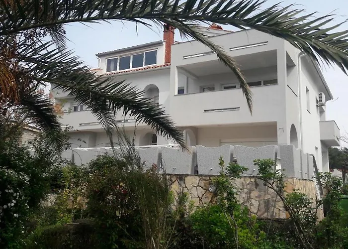 Апартаменты With Parking Space - 21512 Вир