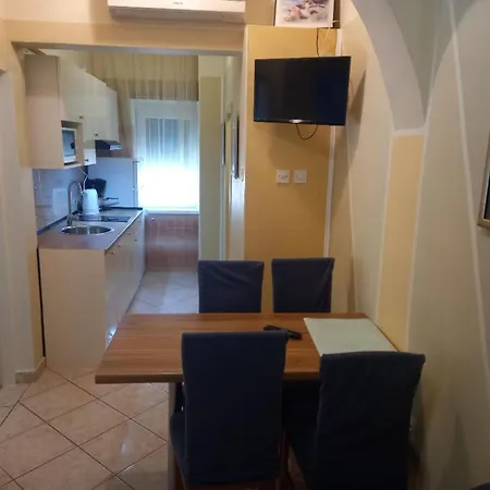 Apartman With Parking Space - 21512